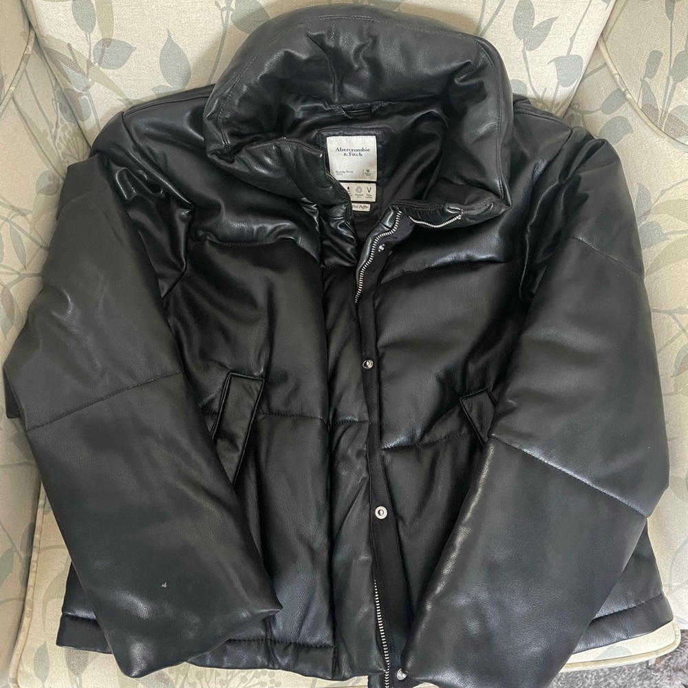 Abercrombie & Fitch Womens Vegan Leather Puffer Jacket